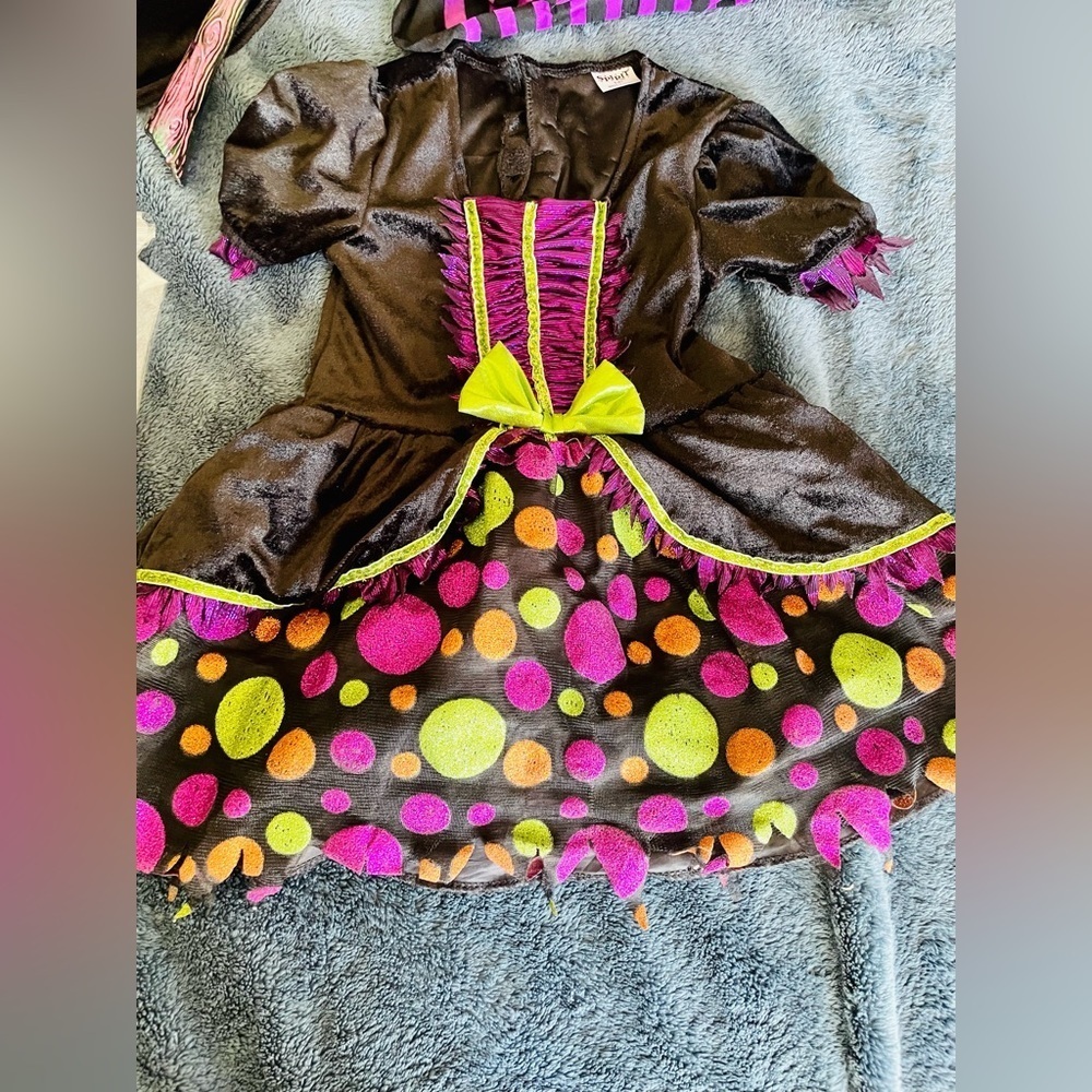 Four piece witch Halloween costume girls size 5/6T - Picture 6 of 7